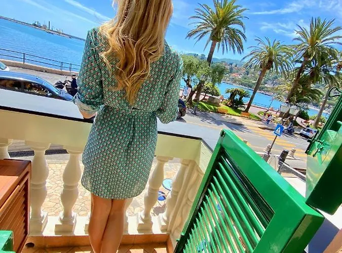 Welcome Riviera - Al Castello-Vista Mare -Romantico E Centrale A 20 Metri Dal Mare-Toll Parking At 20 Euro Per Day To Be Booked In Advance -Subject To Availability